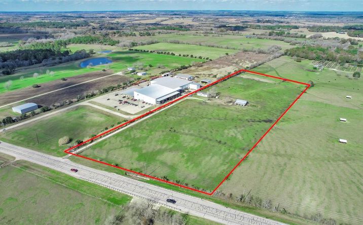 Pictures of Land property located at 16823 TX-105, Plantersville, TX 77363 for sales - image #1