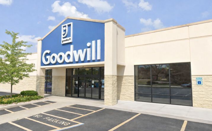 Pictures of Retail property located at 570 Saraina Rd, Shelbyville, IN 46176 for sales - image #1