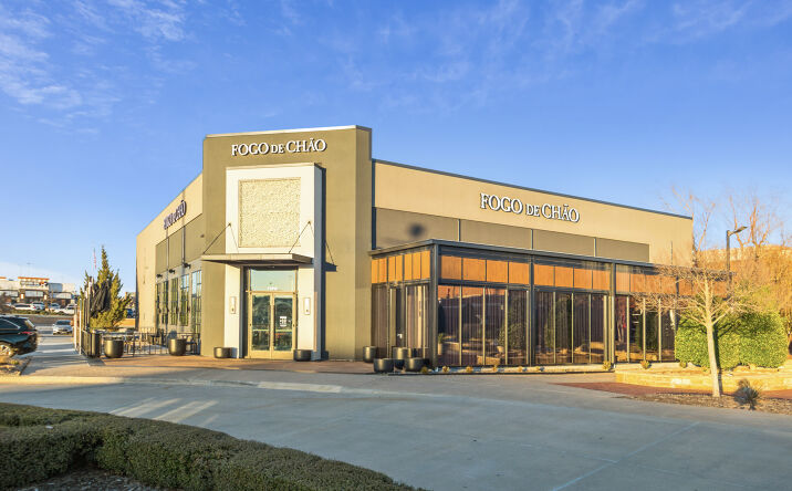 Pictures of Retail property located at 13810 N Pennsylvania Ave, Oklahoma City, OK 73134 for sales - image #1