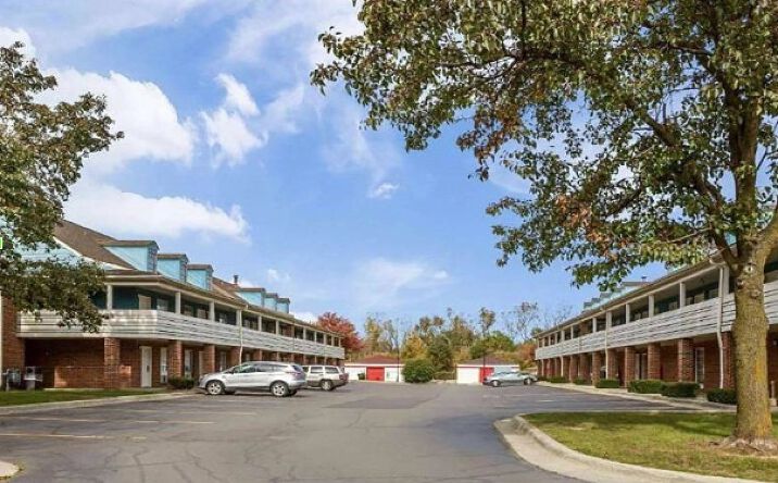 Pictures of Hospitality property located at 40500 Michigan Ave, Canton, MI 48188 for sales - image #1