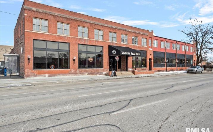 image of property at 107 W COOK ST Springfield IL 62704-2571