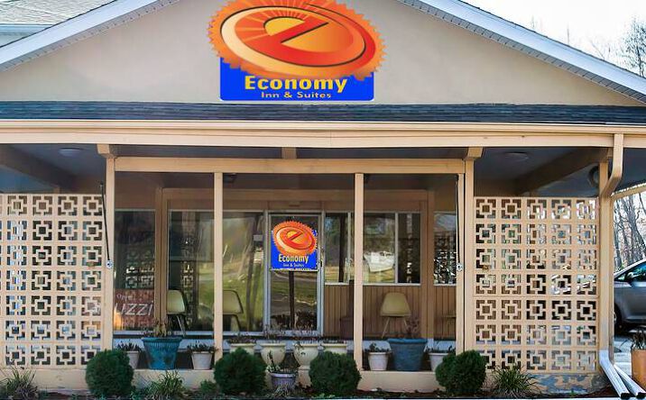 Pictures of Hospitality property located at 4258 Youngstown Rd, Warren, OH 44484 for sales - image #1