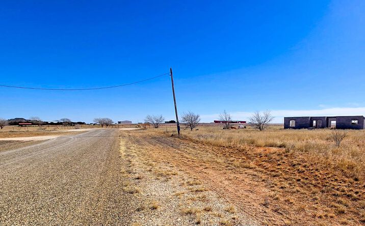 Pictures of Land property located at 964 County Rd 300-F, Seminole, TX 79360 for sales - image #1