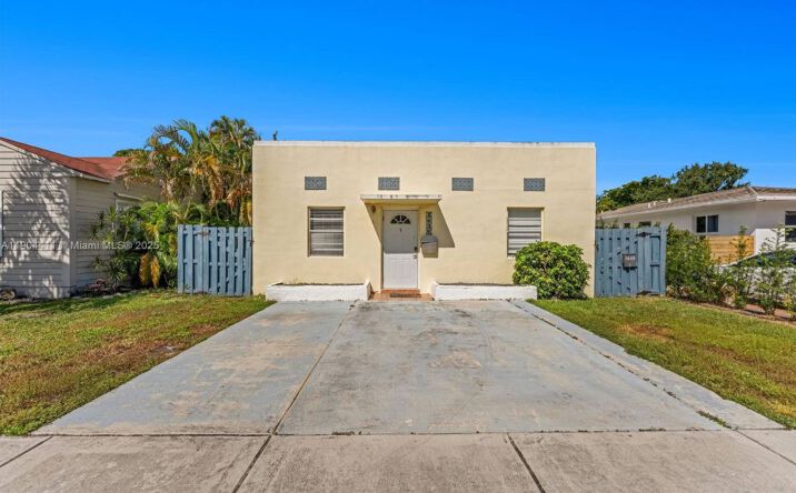 Pictures of Multifamily property located at 1639 Hayes Street, Hollywood, FL 33020 for sales - image #1