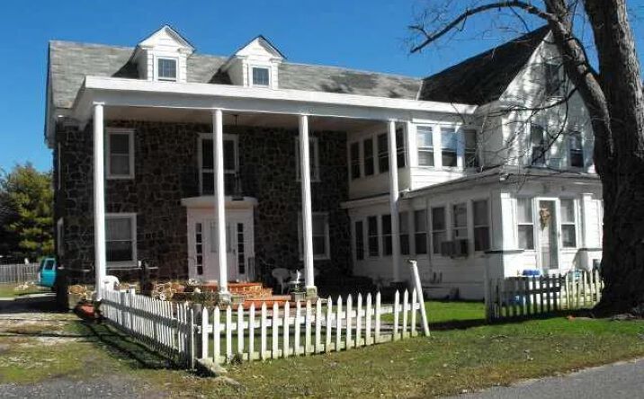 Pictures of Multifamily property located at 4 Ward Ave, Leesburg, NJ 08327 for sales - image #1