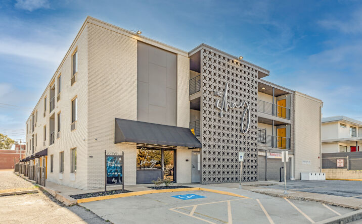 Pictures of Multifamily property located at 516 NW 8th St, Oklahoma City, OK 73102 for sales - image #1