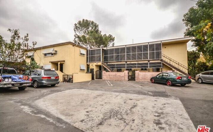 Pictures of Multifamily property located at 3125 London St, Los Angeles, CA 90026 for sales - image #1