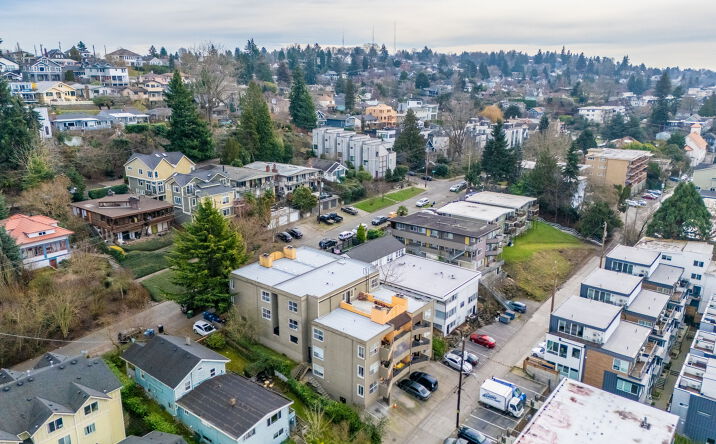Pictures of Multifamily property located at 3425 14th Ave W, Seattle, WA 98119 for sales - image #1