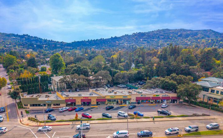 Pictures of Retail property located at 502 Foothill Blvd, La Cañada Flintridge, CA 91011 for sales - image #1