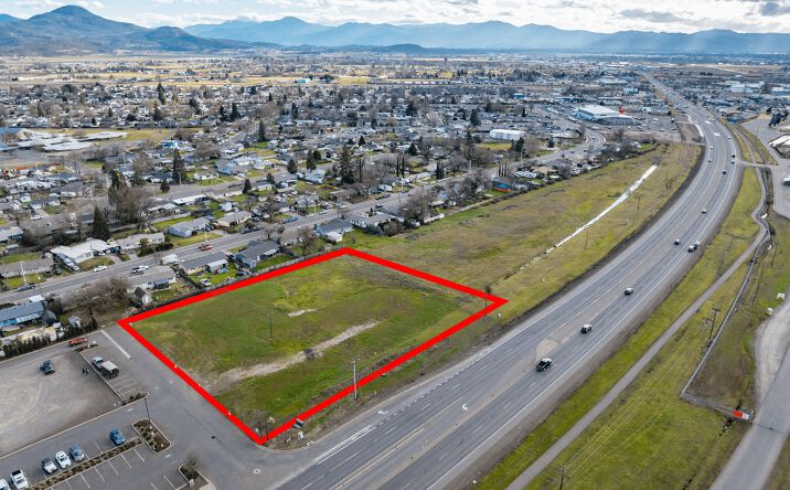 Pictures of Land property located at 8074 OR-62, White City, OR 97503 for sales - image #1