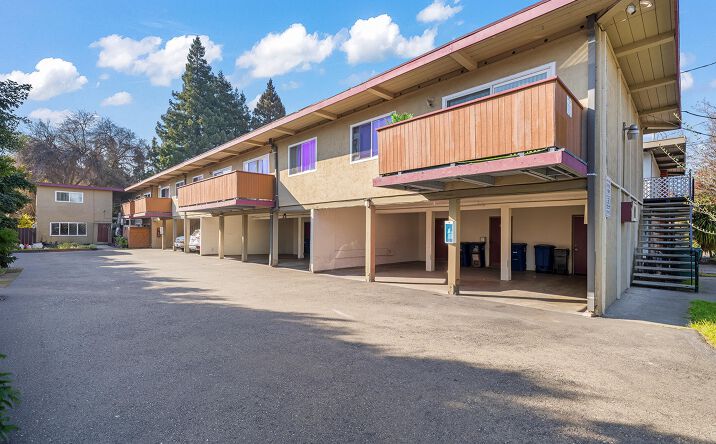 Pictures of Multifamily property located at 25039 Cypress Ave, Hayward, CA 94544 for sales - image #1