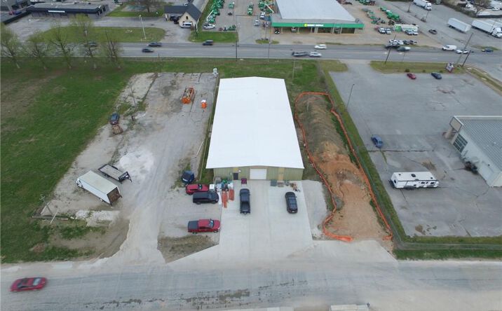 Pictures of Retail, Industrial property located at 2103 S 8th Street, Rogers, AR 72758 for sales - image #1