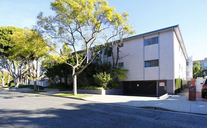Pictures of Multifamily property located at 1152 N Poinsettia Pl, West Hollywood, CA 90046 for sales - image #1