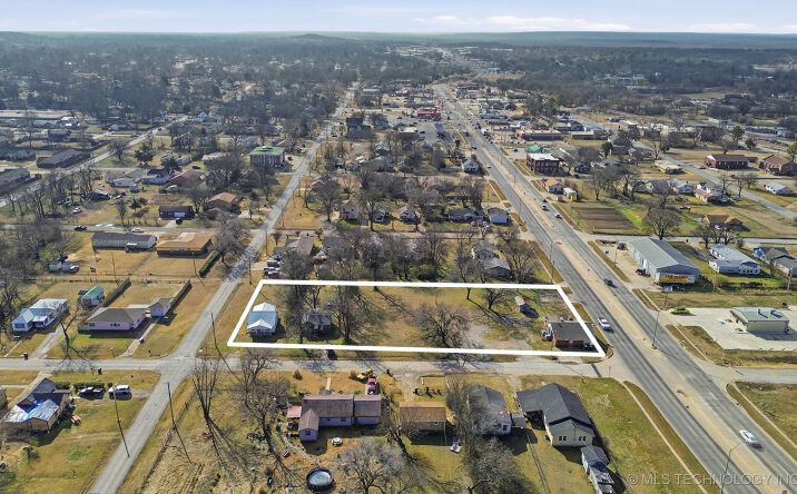 Pictures of Business for Sale, Office, Retail, Industrial property located at 419 N Wood Drive, Okmulgee, OK 74447 for sales - image #1