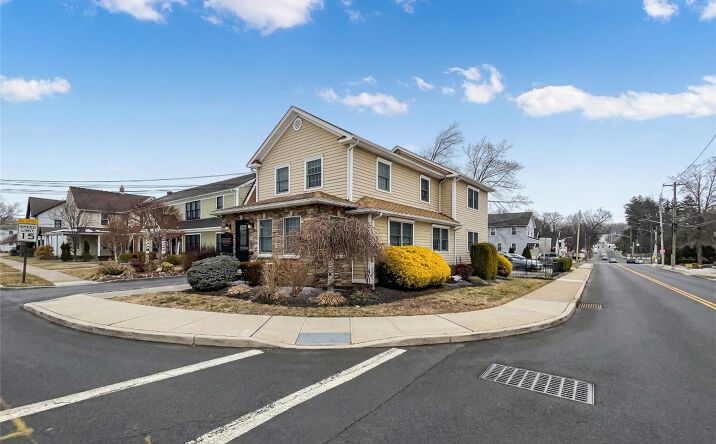 Pictures of Office property located at 146 Maple Avenue, Clarkstown, NY 10956 for sales - image #1