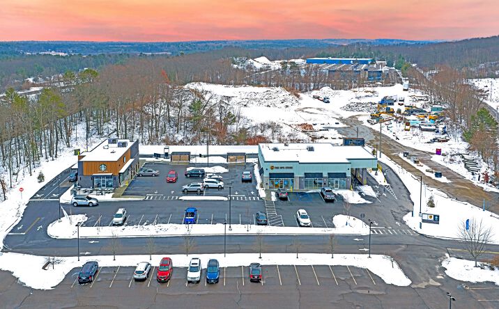 Pictures of Retail property located at 10 Jungle Rd, Leominster, MA 01453 for sales - image #1