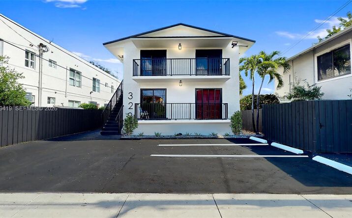 Pictures of Multifamily property located at 329 SW 9th Ave, Miami, FL 33130 for sales - image #1