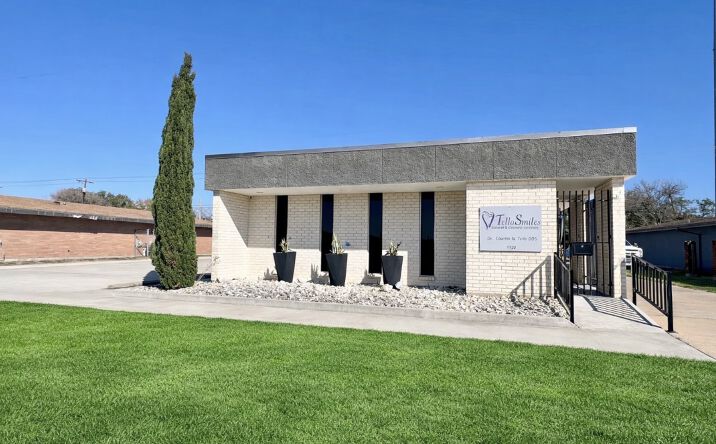 Pictures of Mixed Use, Office, Retail, Special Purpose property located at 1130 14th St N, Texas City, TX 77590 for sales - image #1