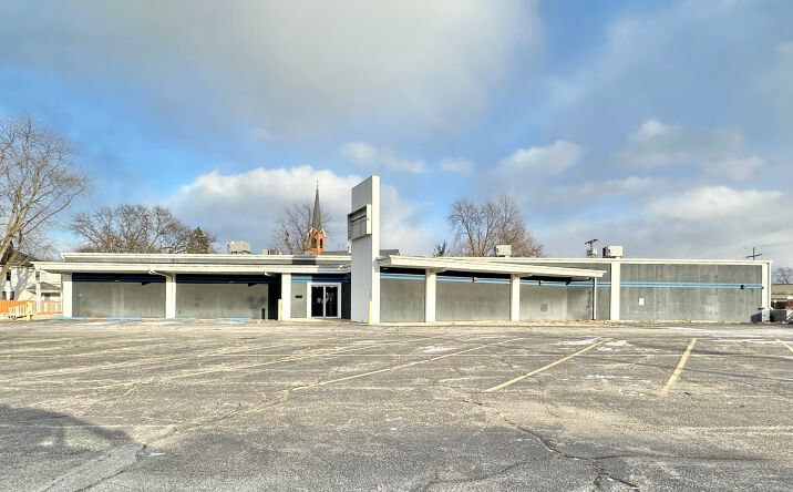 Pictures of Mixed Use, Office, Retail property located at 218 S East St, Crown Point, IN 46307 for sales - image #1
