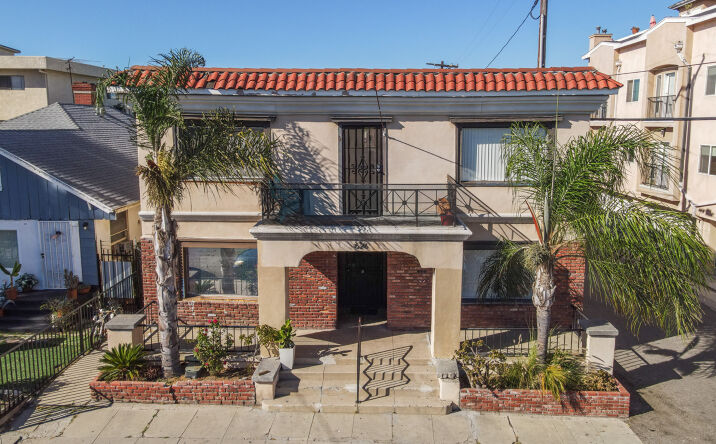 Pictures of Multifamily property located at 626 W 7th, San Pedro, CA 90731 for sales - image #1