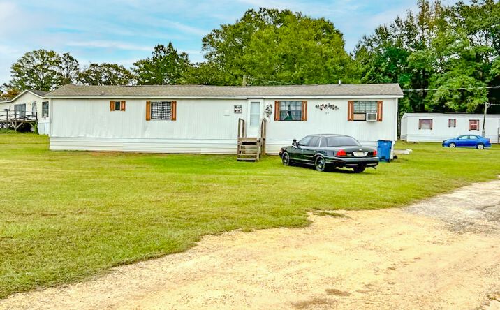 Pictures of Multifamily property located at 35 Rolling Hills Lane, Brewton, AL 36426 for sales - image #1
