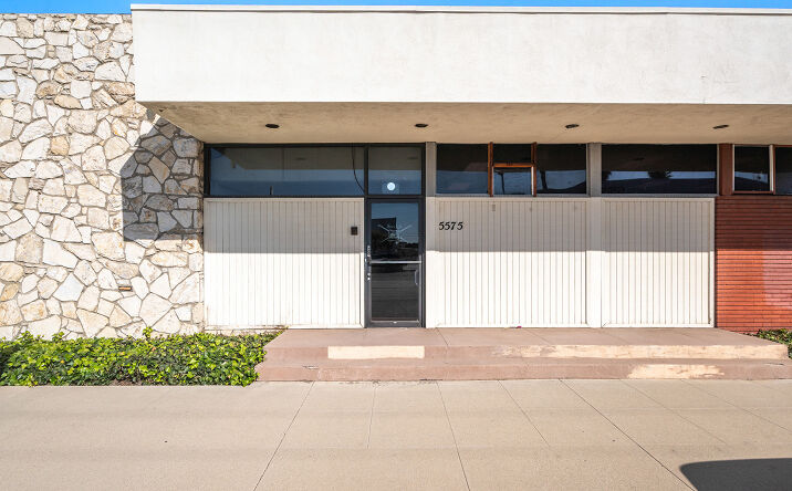 Pictures of Industrial property located at 5575 Sheila St, Commerce, CA 90040 for sales - image #1