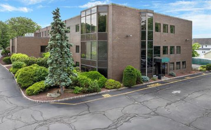 Pictures of Office property located at 60 Pompton Ave, Verona, NJ 07044 for sales - image #1