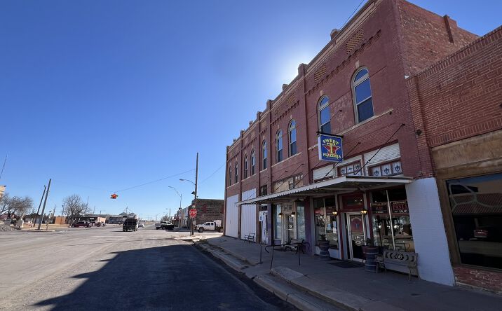 Pictures of Retail, Mixed Use, Business for Sale property located at 109 N Main St, Crowell, TX 79227 for sales - image #1