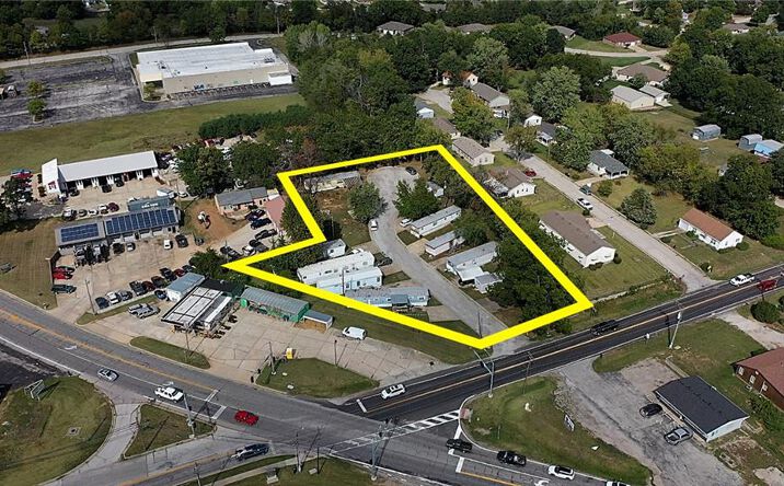 Pictures of Multifamily property located at 317 A E Hale Lake Road, Warrensburg, MO 64093 for sales - image #1
