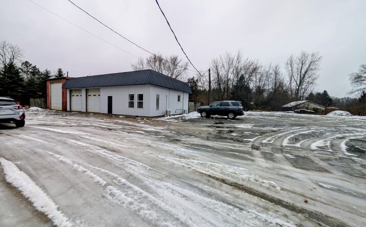 Pictures of Industrial property located at 431 E Us Highway 6, Valparaiso, IN 46383 for sales - image #1