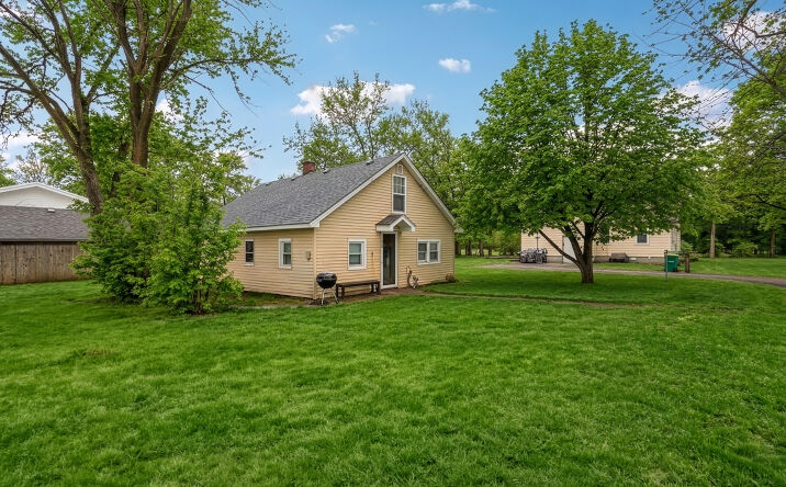 Pictures of Multifamily property located at 11471 W Leland Avenue, Beach Park, IL 60099 for sales - image #1