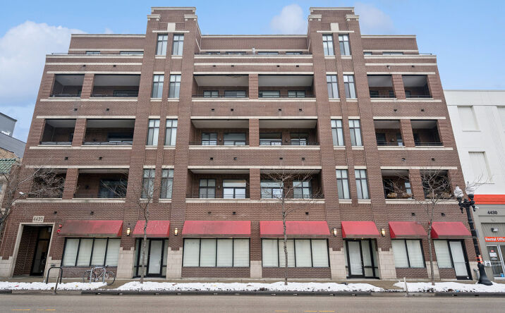 Pictures of Multifamily, Retail property located at 4422 N Clark Street, Chicago, IL 60640 for sales - image #1