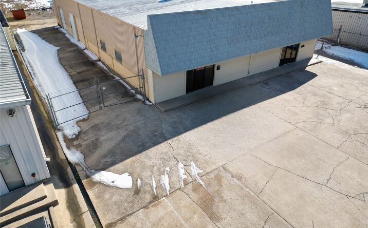 Pictures of Industrial property located at 165 S 122nd East Avenue, Tulsa, OK 74128 for sales - image #1