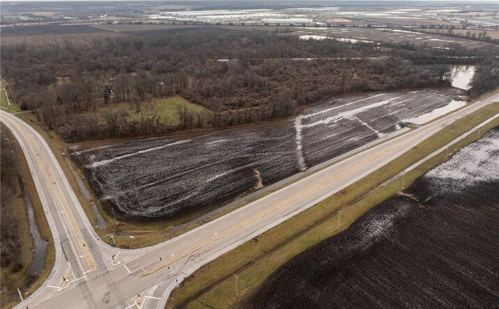 Pictures of Land property located at 4220 New Poag Road, South Roxana, IL 62087 for sales - image #1
