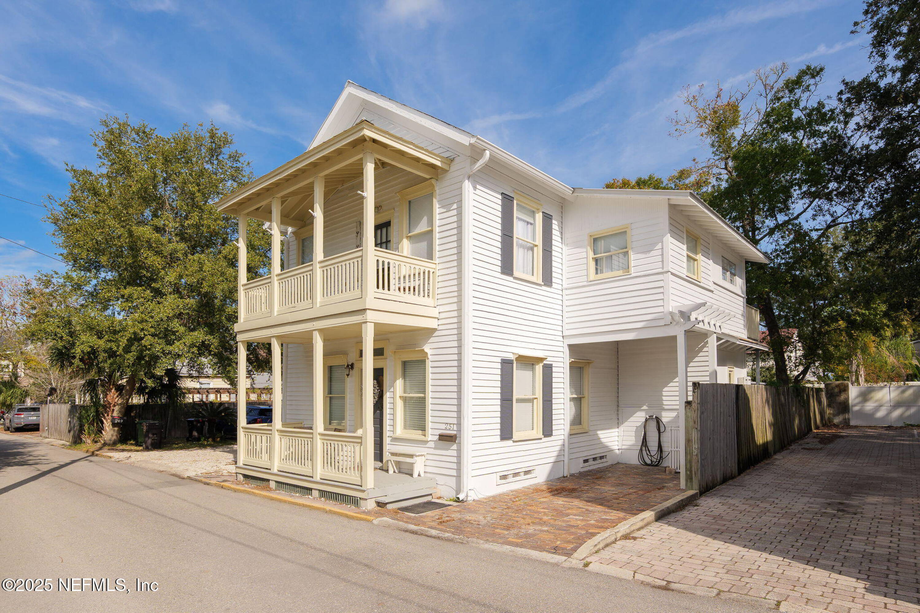 251 Charlotte St