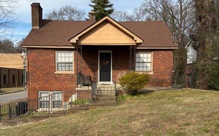Pictures of Multifamily property located at 202 College Street, Dyersburg, TN 38024 for sales - image #1