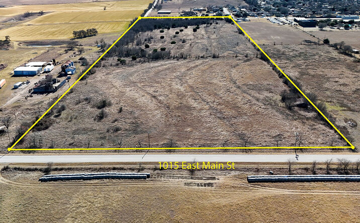 Pictures of Land property located at 1015 E Main St, Troy, TX 76579 for sales - image #1