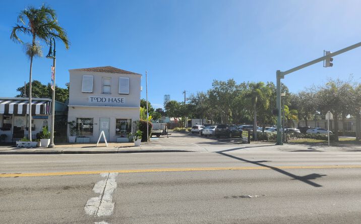 Pictures of Multifamily property located at 818 N Dixie Hwy, Lake Worth Beach, FL 33460 for sales - image #1