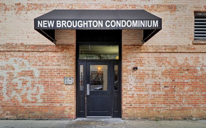 Pictures of Hospitality property located at 310 W Broughton St, Savannah, GA 31401 for sales - image #1