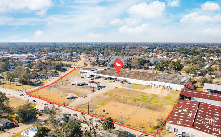 Pictures of Industrial property located at 1016 SW Evangeline Thruway, Lafayette, LA 70501 for sales - image #1
