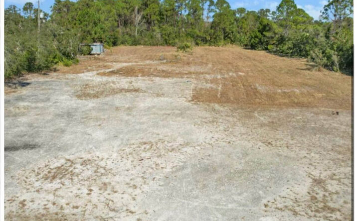 Pictures of Land property located at 7435 Terrace Dr, Hudson, FL 34667 for sales - image #1