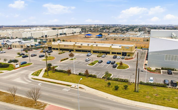 Pictures of Retail property located at 18817 N Heatherwilde Blvd, Pflugerville, TX 78660 for sales - image #1