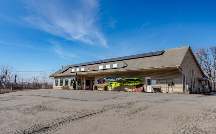 Pictures of Retail property located at 400 Interchange Rd, Lehighton, PA 18235 for sales - image #1