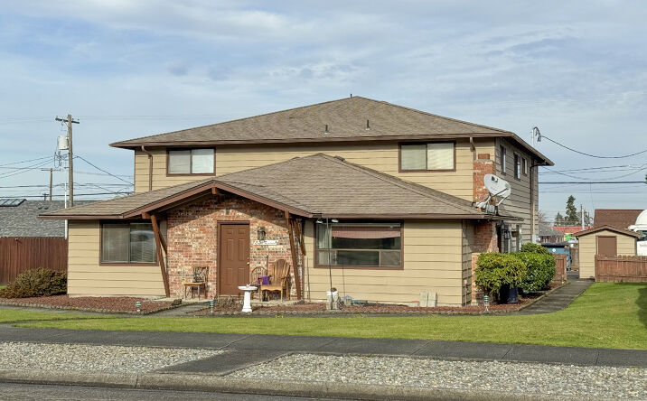 Pictures of Multifamily property located at 813 E 2nd St, Port Angeles, WA 98362 for sales - image #1