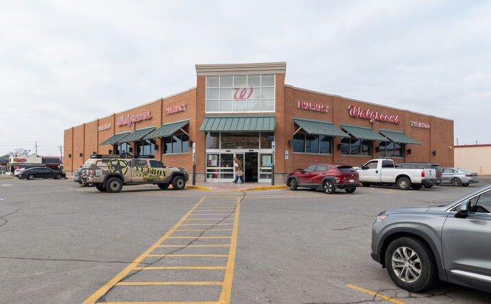 Pictures of Retail property located at 601 W Will Rogers Blvd, Claremore, OK 74017 for sales - image #1