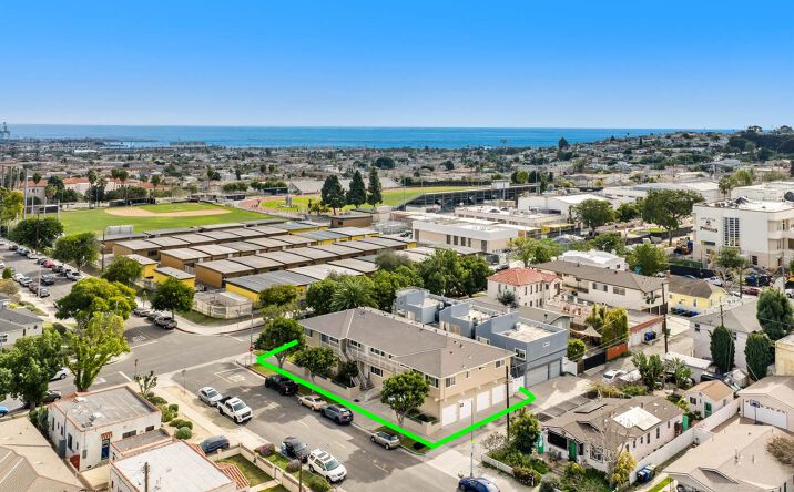Pictures of Multifamily property located at 1021 W 14th St, San Pedro, Los Angeles, CA 90731 for sales - image #1
