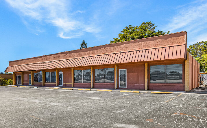 Pictures of Retail property located at 11286 S Cleveland Ave, Fort Myers, FL 33907 for sales - image #1