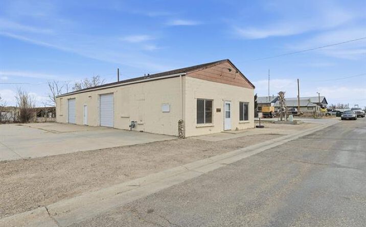 Pictures of Office, Retail property located at 1516 Burlington Ave, Casper, WY 82601 for sales - image #1