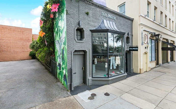 Pictures of Mixed Use, Multifamily, Retail property located at 1216 St Charles Ave, New Orleans, LA 70130 for sales - image #1