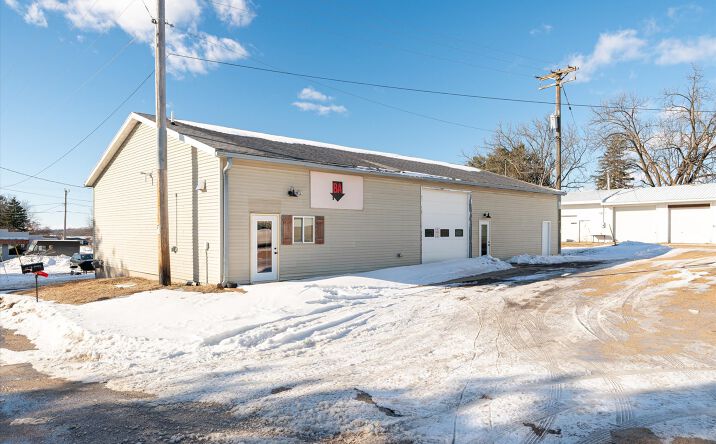 Pictures of Office, Retail property located at 110 F S Dr, Viroqua, WI 54665 for sales - image #1